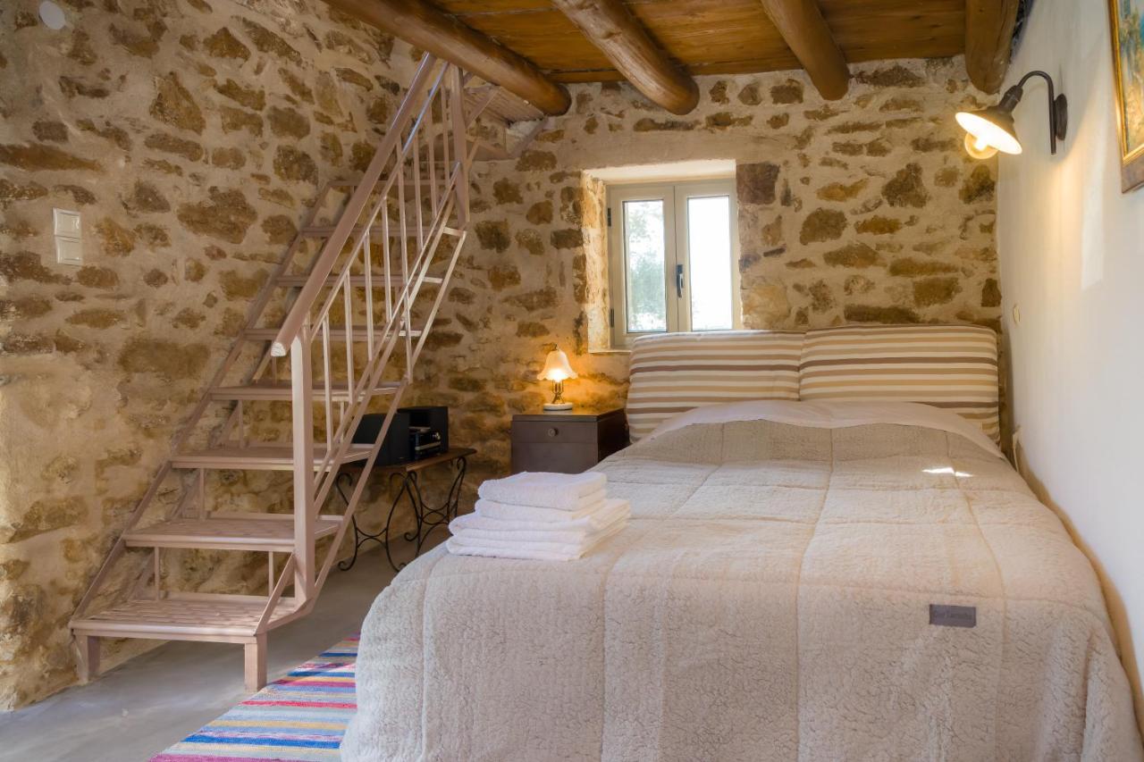 Messinian Stone House Villa Exterior photo